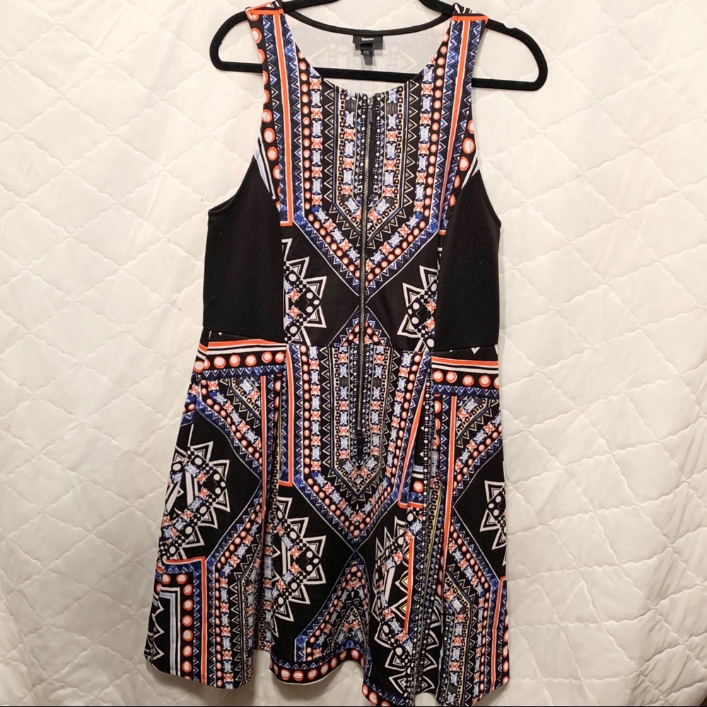 Sleeveless Event Dress - Picture 2 of 7